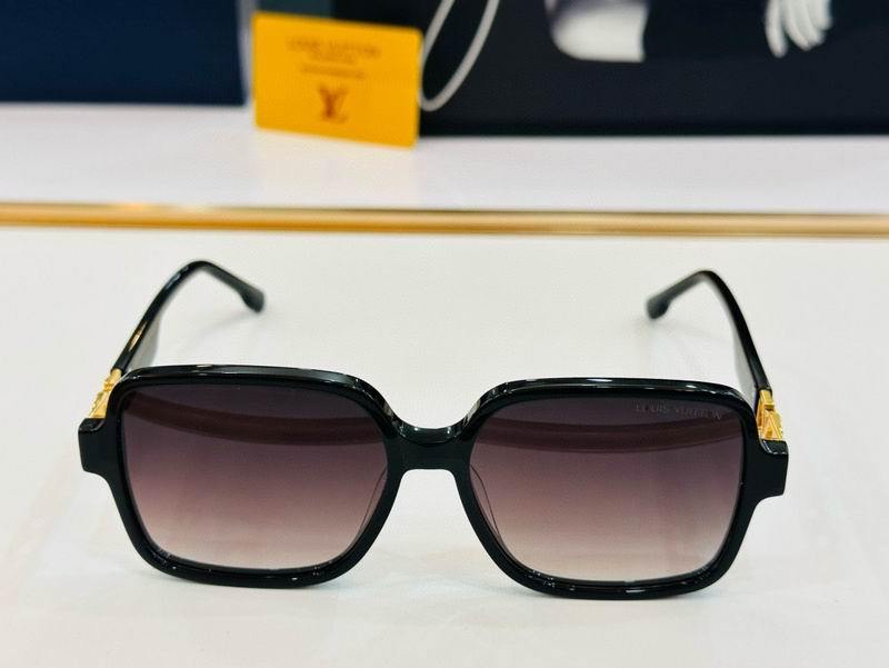 LV Sunglasses 888